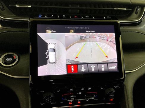 Used 2022 Jeep Grand Cherokee Limited 4xe w/ Luxury Tech Group II image 14