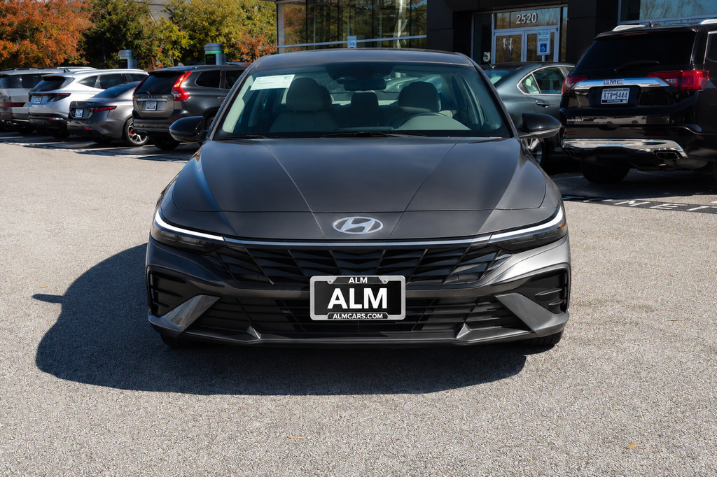 New 2026 Hyundai Elantra SEL Sport FWD image 2