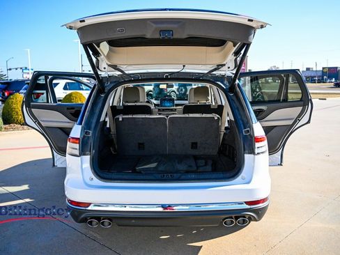 Used 2023 Lincoln Aviator Reserve w/ Equipment Group 201A image 17