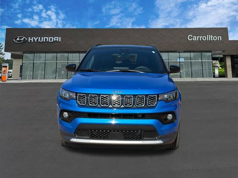 Used 2025 Jeep Compass Limited AWD/4WD image 2