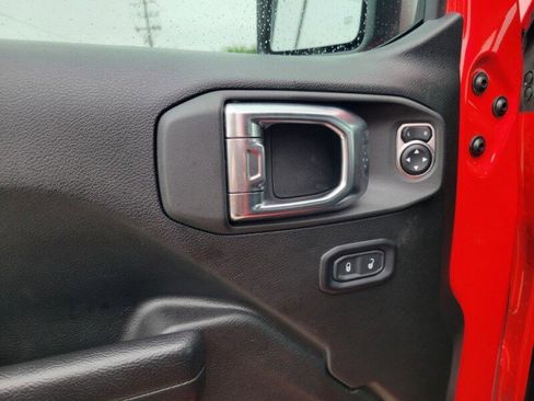 Used 2025 Jeep Wrangler Unlimited Rubicon 4xe w/ Safety Group AWD/4WD image 26