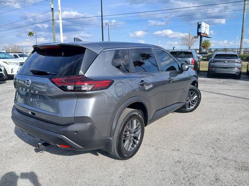 Used 2021 Nissan Rogue S image 3
