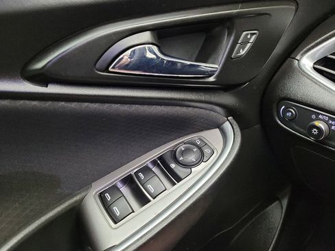 Used 2020 Chevrolet Malibu LT FWD image 27