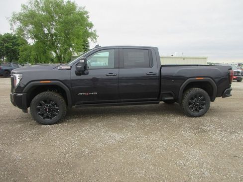 New 2026 GMC Sierra 2500 AT4 w/ AT4 Premium Plus Package AWD/4WD image 10