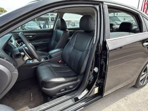 Used 2017 Nissan Altima 3.5 SR FWD image 21