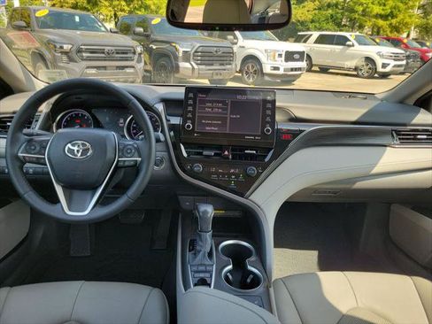 Certified 2021 Toyota Camry XLE FWD image 24