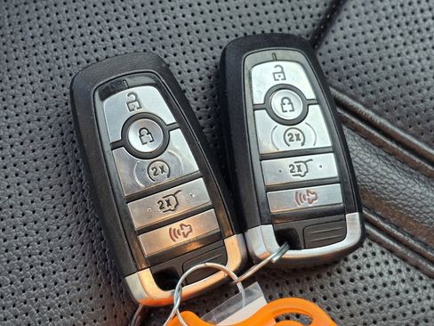 Used 2021 Ford Expedition Limited image 40