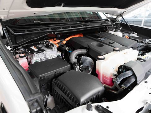 Used 2023 Toyota Tundra Platinum image 31