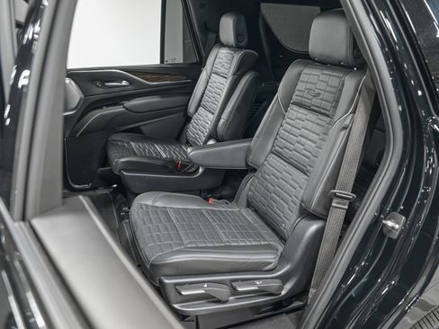 Used 2024 Cadillac Escalade Sport Platinum w/ LPO, ONYX Package AWD/4WD image 28