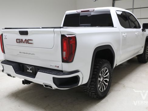 Used 2024 GMC Sierra 1500 AT4 w/ AT4 Premium Package AWD/4WD image 5