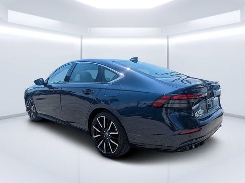 Used 2023 Honda Accord Touring image 6