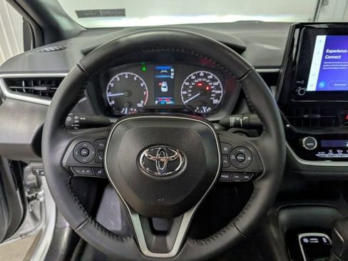 Used 2025 Toyota Corolla SE FWD image 16