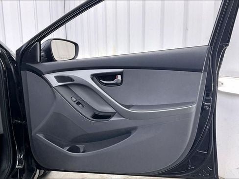 Used 2014 Hyundai Elantra SE FWD image 21