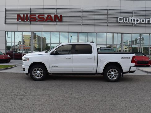 Used 2025 RAM 1500 Laramie w/ Laramie Southwest Edition AWD/4WD image 3