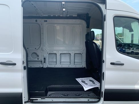 Used 2024 Ford Transit 250 148 Medium Roof Extended AWD image 30