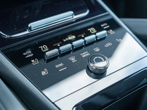 New 2026 Porsche Cayenne image 24