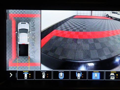 Used 2022 GMC Sierra 3500 Denali w/ Denali Black Diamond Edition AWD/4WD image 15