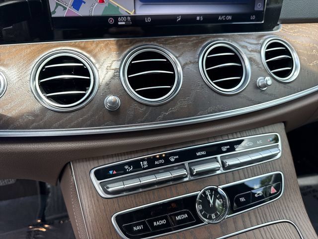 Used 2018 Mercedes-Benz E 300 4MATIC image 19