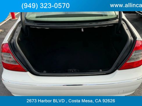 Used 2009 Mercedes-Benz E 350 4MATIC Sedan image 17