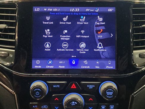 Used 2019 Jeep Grand Cherokee Overland AWD/4WD image 25