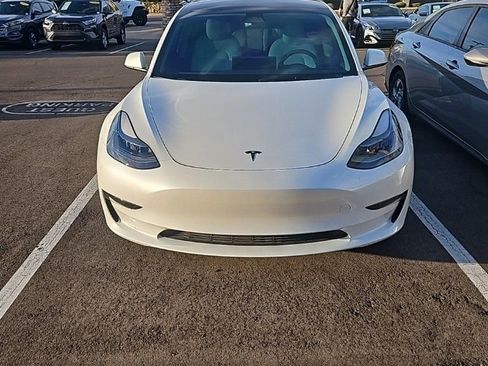 Used 2023 Tesla Model 3 Standard Range image 2