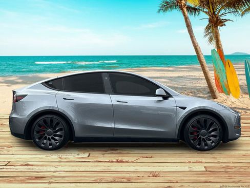 Used 2024 Tesla Model Y Performance AWD/4WD image 7