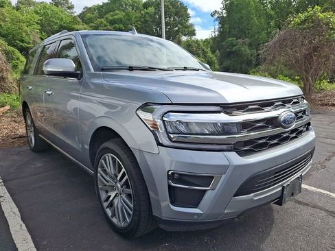 Used 2024 Ford Expedition Limited AWD/4WD image 3