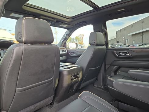 Used 2021 Chevrolet Tahoe Premier w/ Premium Package image 14