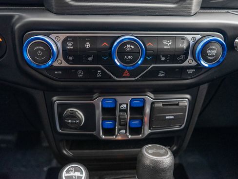 Used 2022 Jeep Wrangler Unlimited Sport image 19