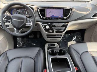 Used 2024 Chrysler Pacifica Touring-L FWD video 2
