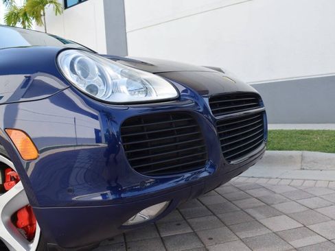 Used 2004 Porsche Cayenne Turbo AWD/4WD image 16