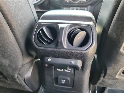 Used 2018 Jeep Wrangler Unlimited Rubicon AWD/4WD image 15