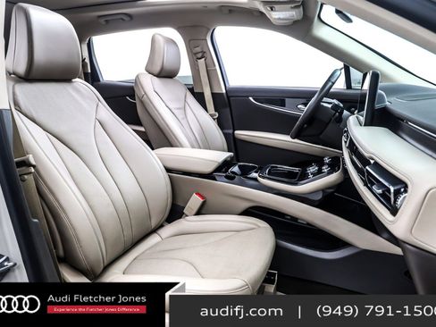 Used 2023 Lincoln Nautilus Reserve w/ Equipment Group 201A image 8