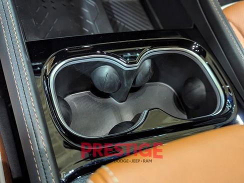 New 2026 Chrysler Pacifica Pinnacle image 22