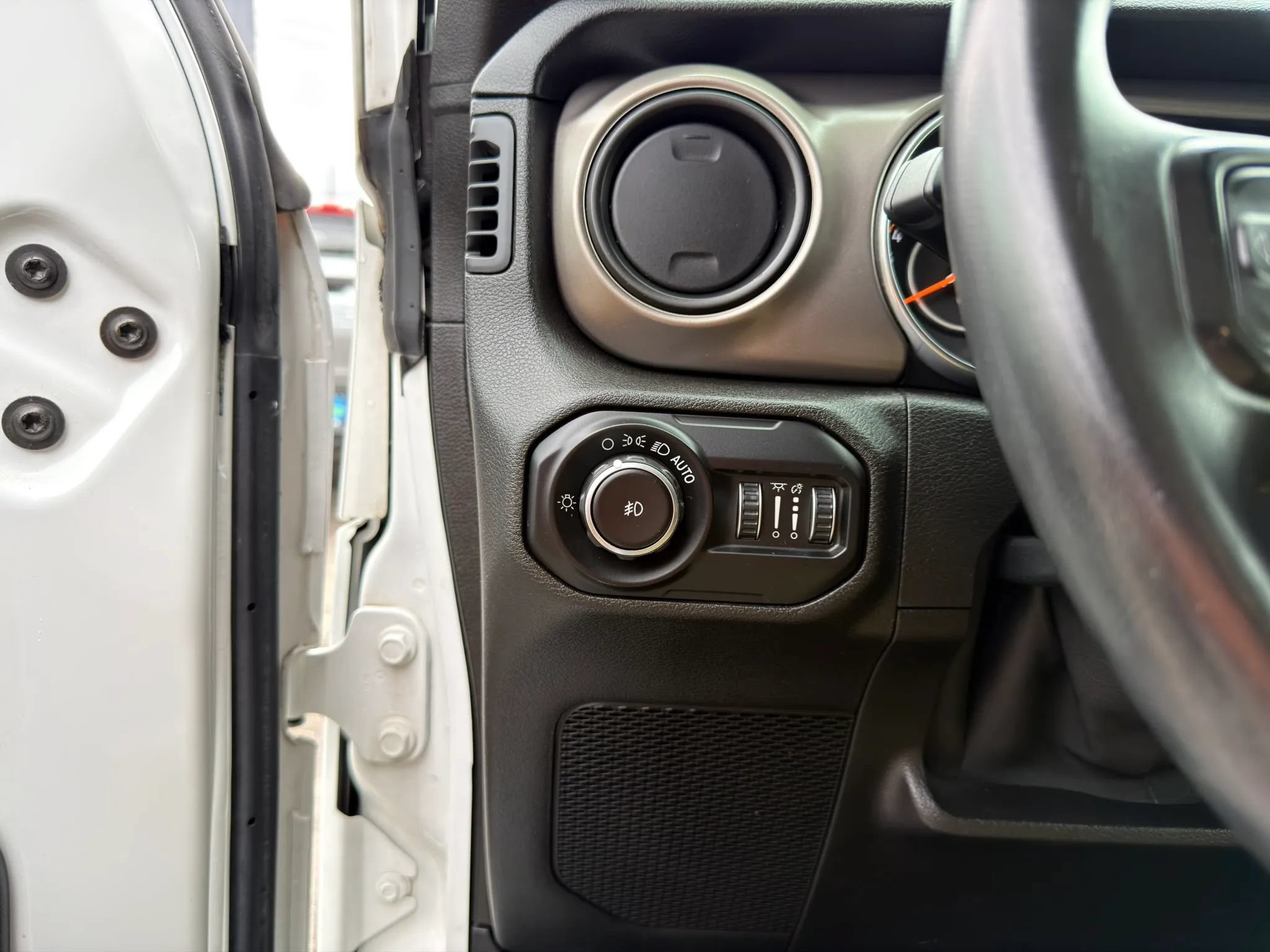 Used 2019 Jeep Wrangler Sport AWD/4WD image 37