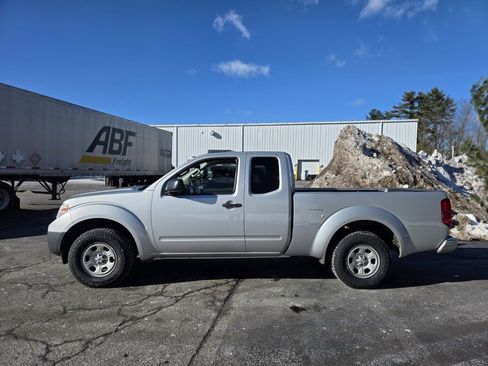 Used 2013 Nissan Frontier S image 5