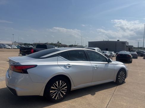 Used 2023 Nissan Altima 2.5 SV image 15