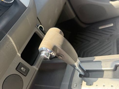 Used 2013 Nissan Frontier SV RWD image 17