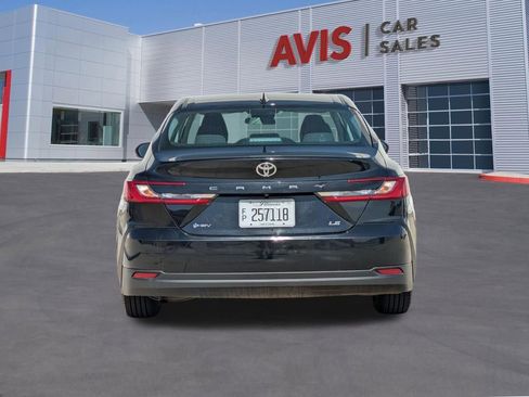 Used 2025 Toyota Camry LE image 7