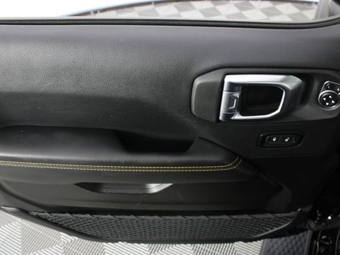 Used 2025 Jeep Wrangler Unlimited Sahara AWD/4WD image 13