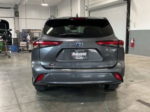 Used 2022 Toyota Highlander Limited AWD/4WD image 11