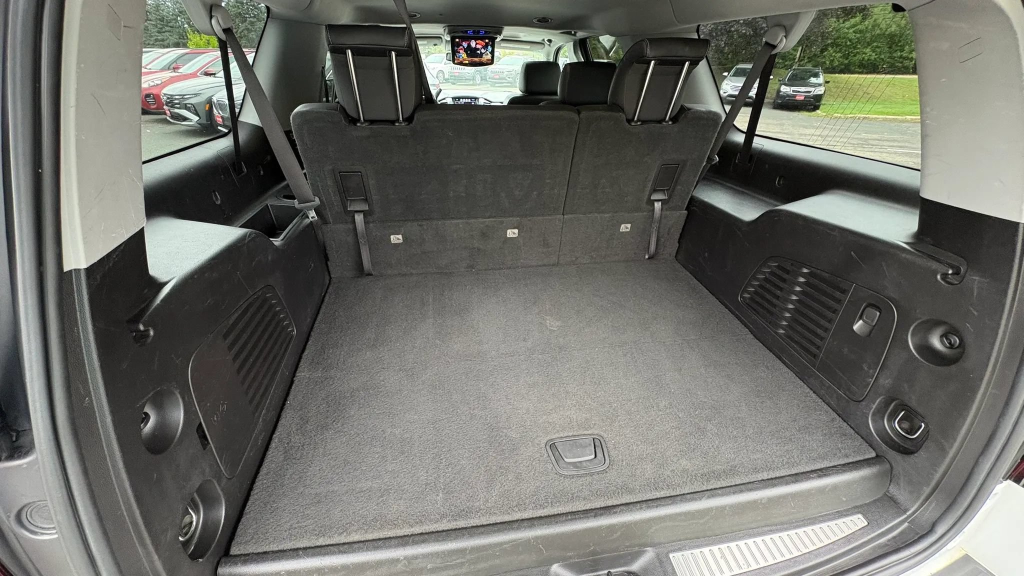 Used 2018 Chevrolet Suburban LT AWD/4WD image 37