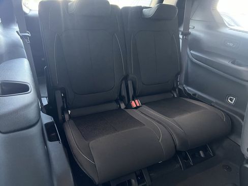 New 2025 Jeep Grand Cherokee L Laredo w/ Luxury Tech Group I image 24