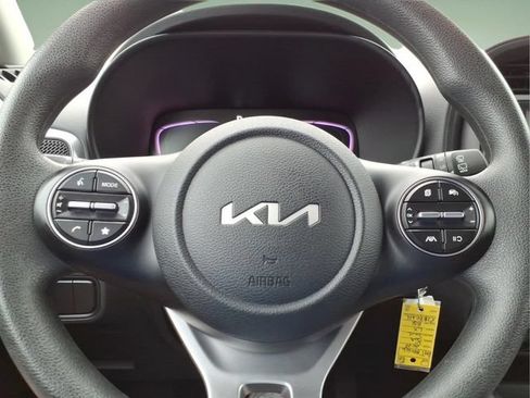 Used 2023 Kia Soul LX FWD image 30