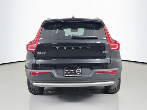 Certified 2025 Volvo XC40 B5 Core image 6
