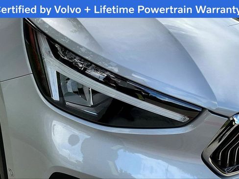 Used 2025 Volvo XC40 B5 Plus AWD/4WD image 39
