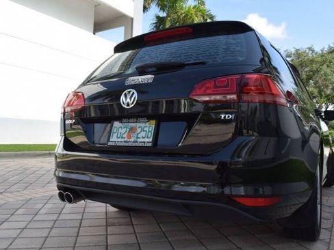 Used 2015 Volkswagen Golf TDI S FWD image 18