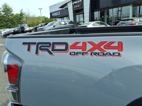 Used 2020 Toyota Tacoma TRD Off-Road w/ TRD Premium Off Road Package image 19