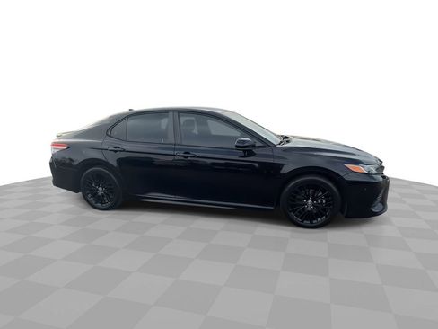 Used 2020 Toyota Camry SE image 9