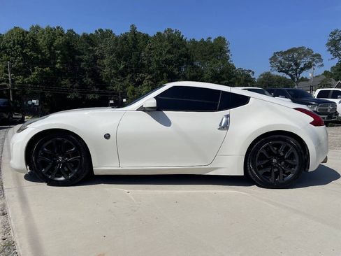 Used 2013 Nissan 370Z Coupe RWD image 8